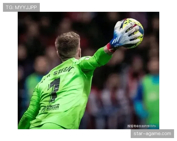 门将手抛球规则详解：哪些情况算违规被判罚？